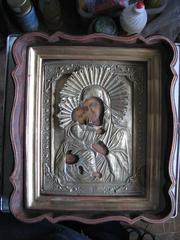 Предлагаю старинную икону Владимирской Богородицы в посеребренном окла